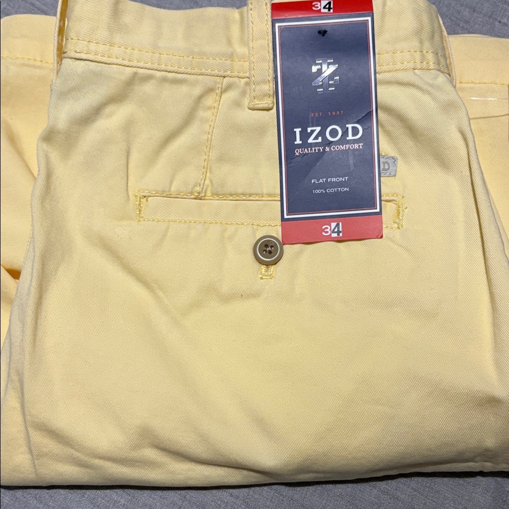 Izod Men's Light Yellow Bermuda Shorts